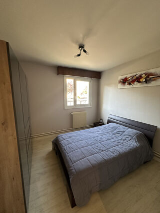  Appartement à louer 3 pièces 75 m²
