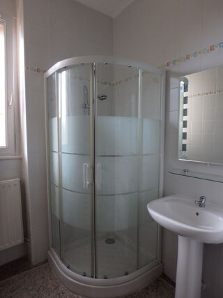  Appartement à louer 3 pièces 60 m²