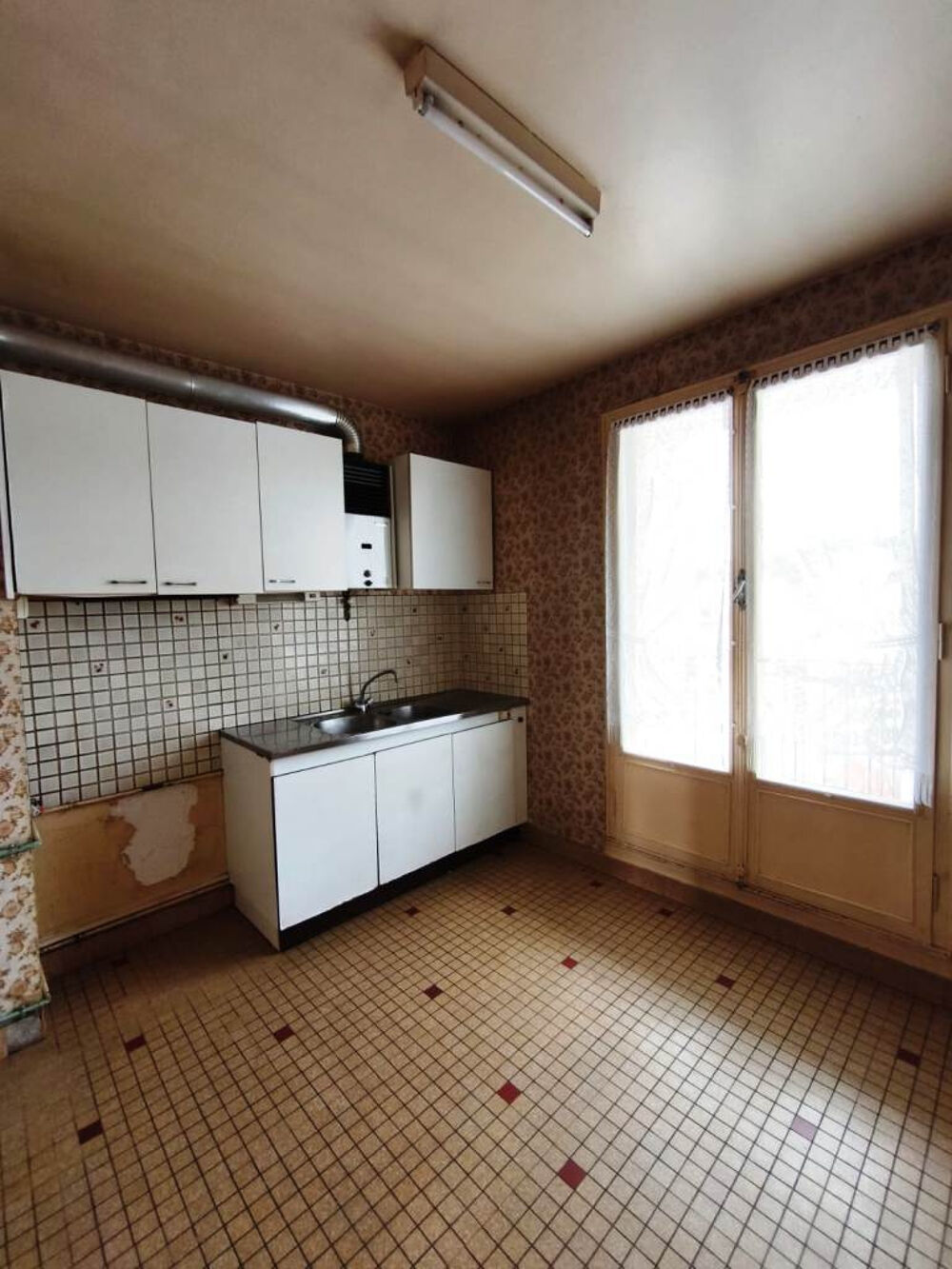Vente Appartement Saint Max quartier proche mairie, cinéma, et rue Jean XXIII, découvrez cet appartement 4 pièces situé au 3-eme St max