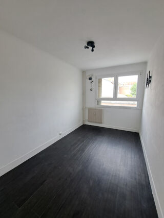  Appartement à louer 3 pièces 64 m²