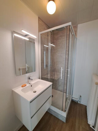  Appartement à louer 4 pièces 66 m²