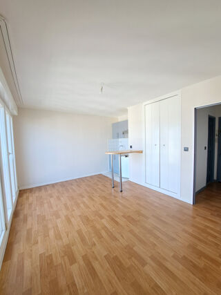  Appartement à louer 1 pièce 25 m²