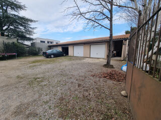  Immeuble � vendre 211 m�