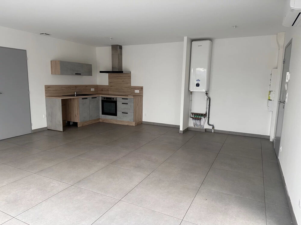 Location Appartement Rare ! Appartement récent avec terrasse XXL de 48 m2 Roussillon