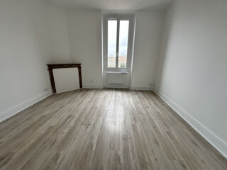  Appartement � louer 4 pi�ces 77 m�