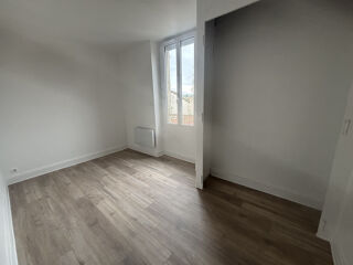  Appartement à louer 4 pièces 77 m²