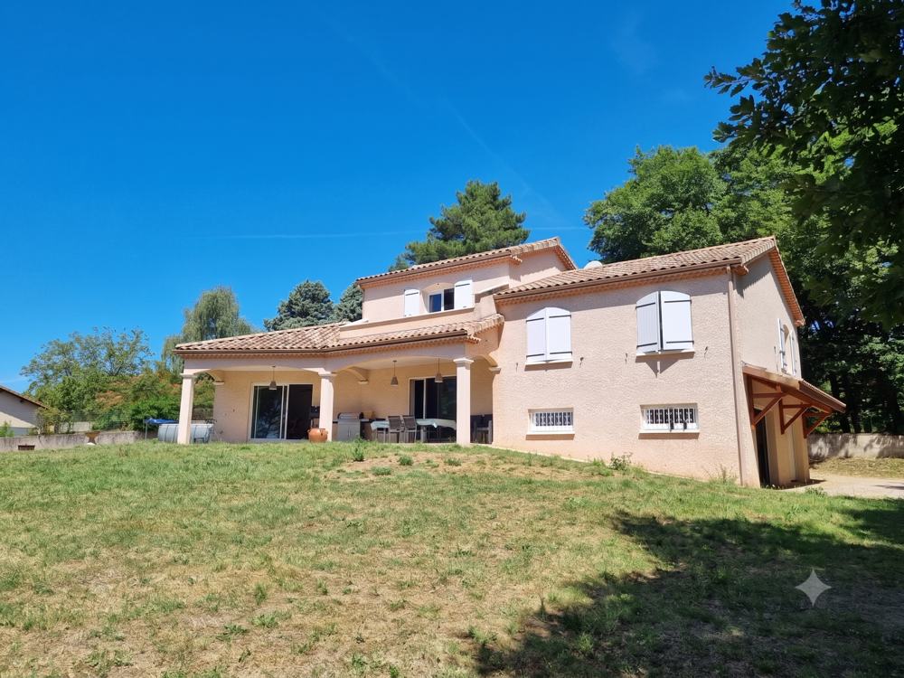 Belle maison à Roussillon le Haut