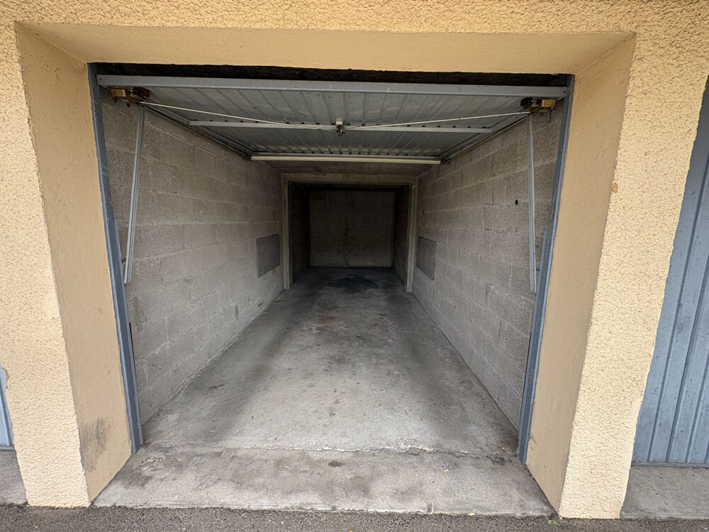 Vente Parking/Garage ROUSSILLON - Garage d'environ 14M2 dans une résidence Roussillon