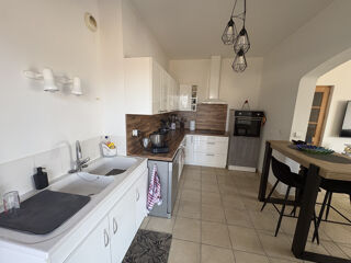  Appartement à louer 3 pièces 81 m²