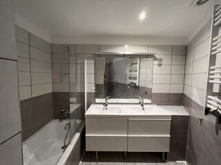  Appartement à louer 4 pièces 72 m²