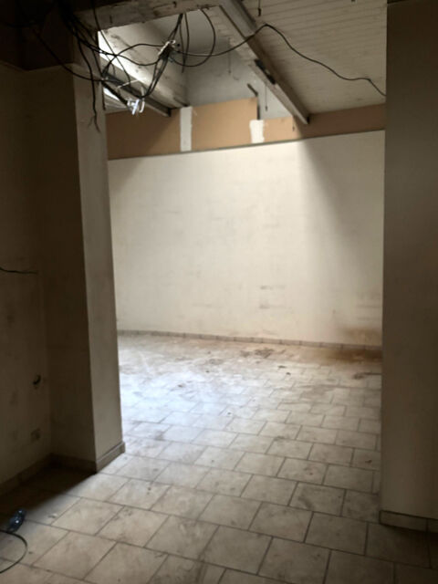   LOCAL COMMERCIAL / RUE THUBANEAU / SECTEURS GARE ST CHARLES - CANEBIERES 13001 MARSEILLE. 