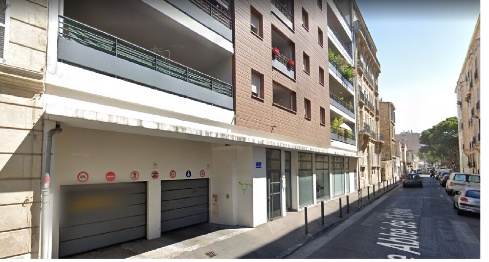 Location Parking/Garage PARKING INTERIEUR 169 RUE ABBE DE L'EPEE 13005 MARSEILLE. Marseille 5