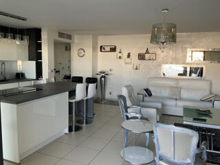  Appartement à louer 3 pièces 81 m²
