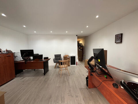 LOCAL COMMERCIAL / RUE FLEGIER / SECTEUR GARE ST CHARLES - CANEBIERES 13001 MARSEILLE 836 13001 Marseille