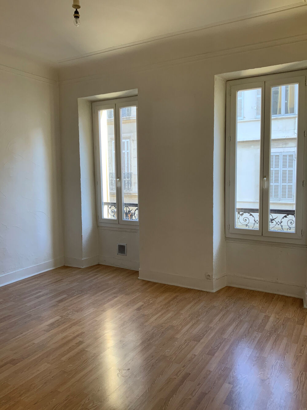 Location Appartement TYPE 1 CASTELLANE / PARADIS 13006 MARSEILLE Marseille 6