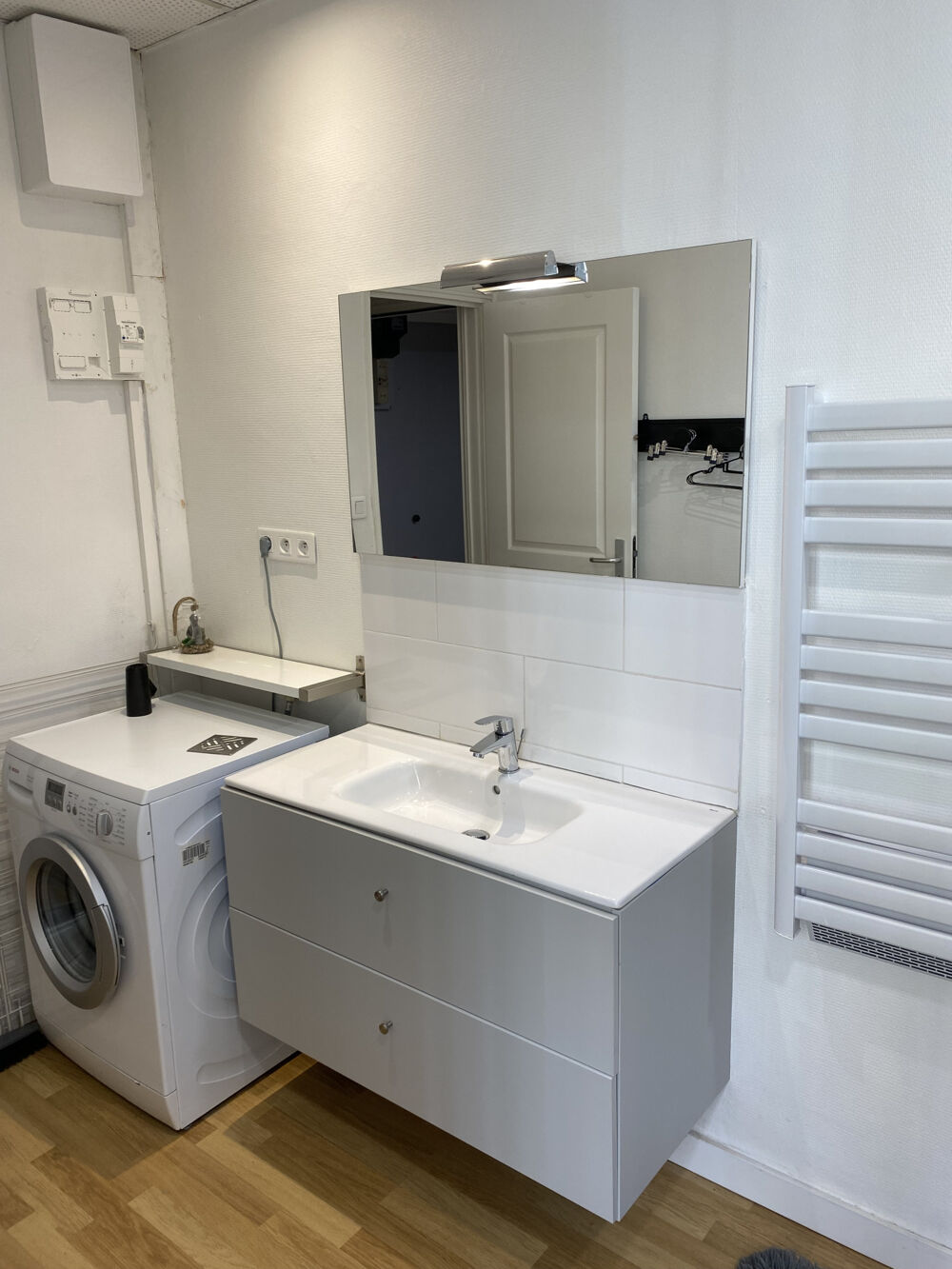 STUDIO MEUBLE RUE TRANSVAAL / PROX PALAIS LONGCHAMP 13004 MARSEILLE.