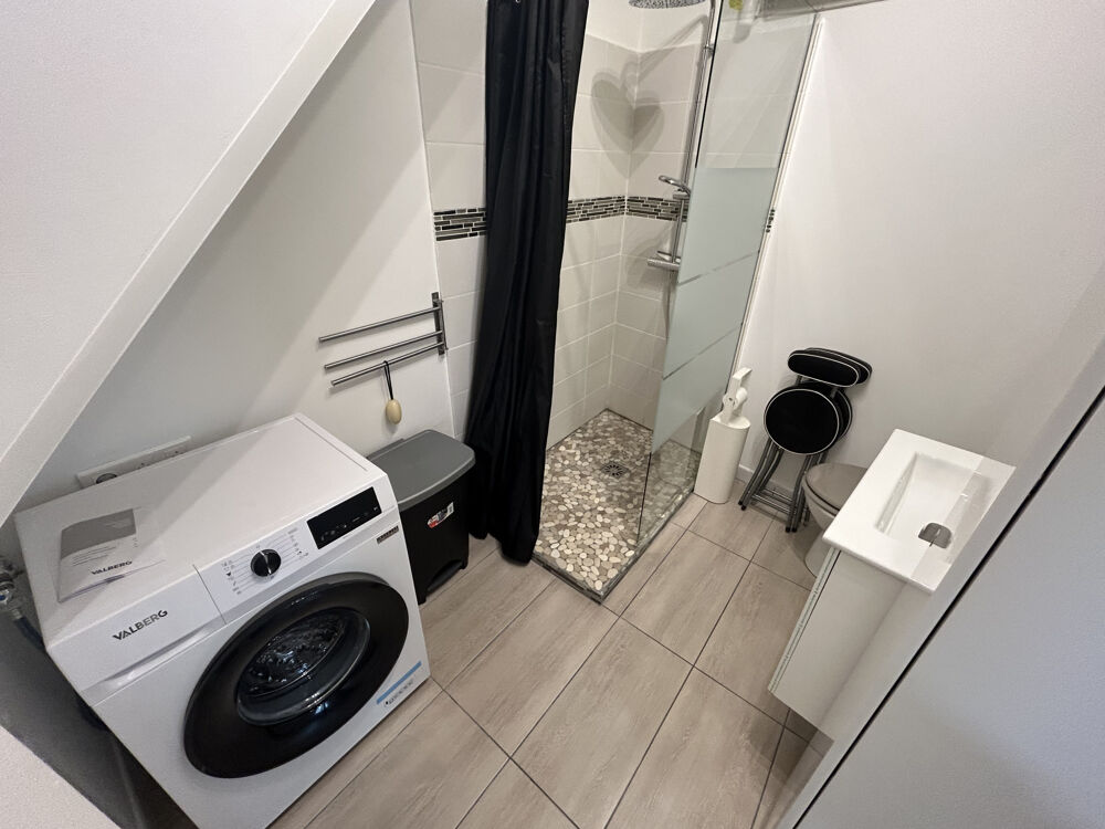 Location Appartement TYPE 1 AVEC MEZZANINE MEUBLE RUE TRANSVAAL / PROX PALAIS LONGCHAMP 13004 MARSEILLE. Marseille 4