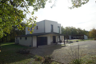  Maison  vendre 5 pices 220 m