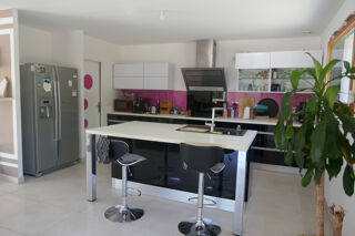  Maison  vendre 5 pices 220 m