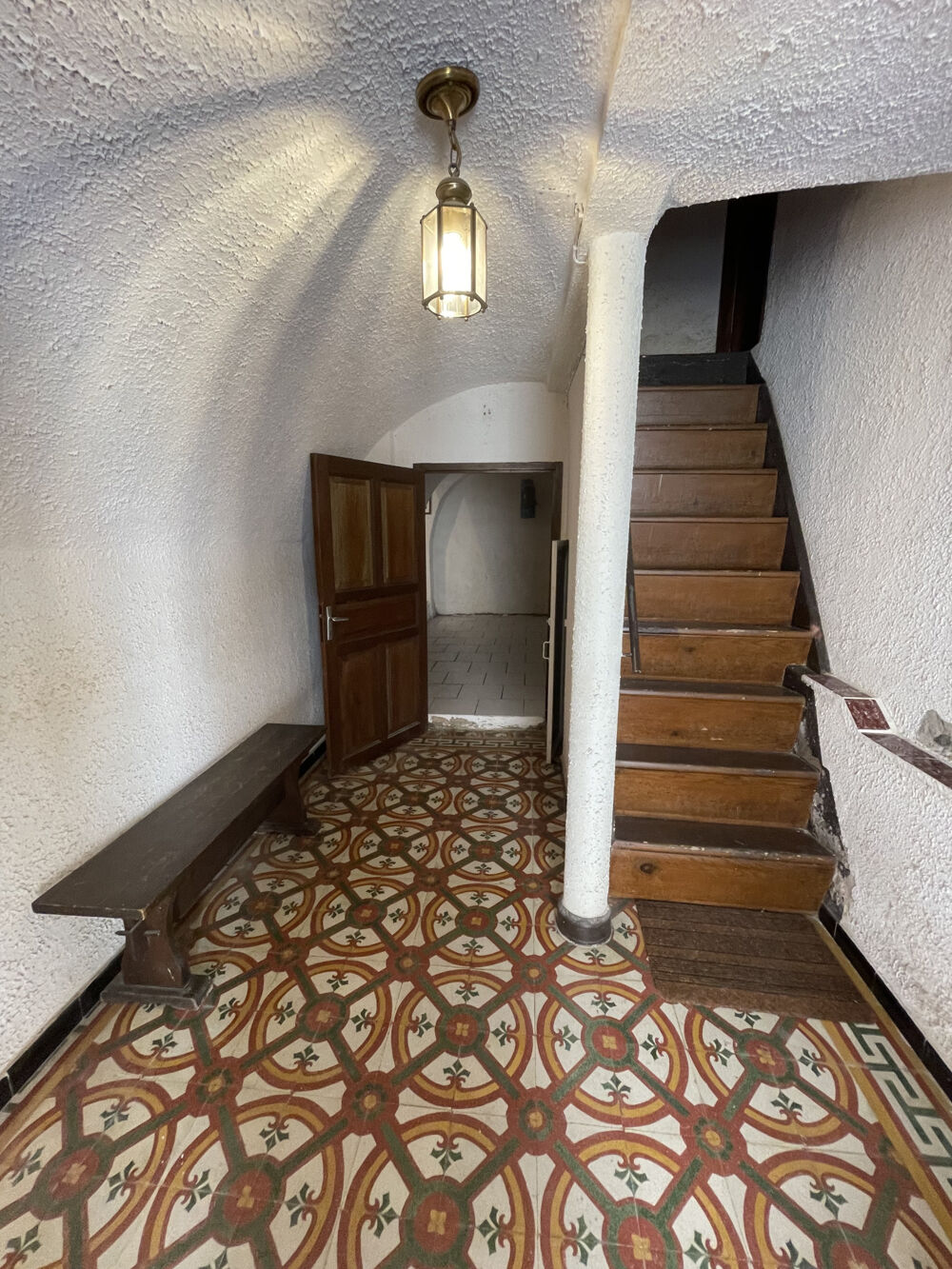 MAISON DE VILLAGE AVEC CAVE