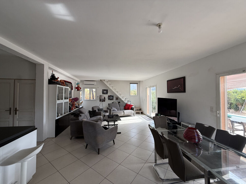 Vente Propriété/Château PROPRIETE VILLA AVEC PISCINE + 4 LOCAUX Calvi