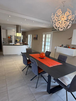  Maison � vendre 9 pi�ces 207 m�