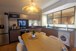  Appartement à louer 3 pièces 77 m²