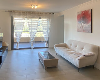  Appartement à louer 3 pièces 97 m²