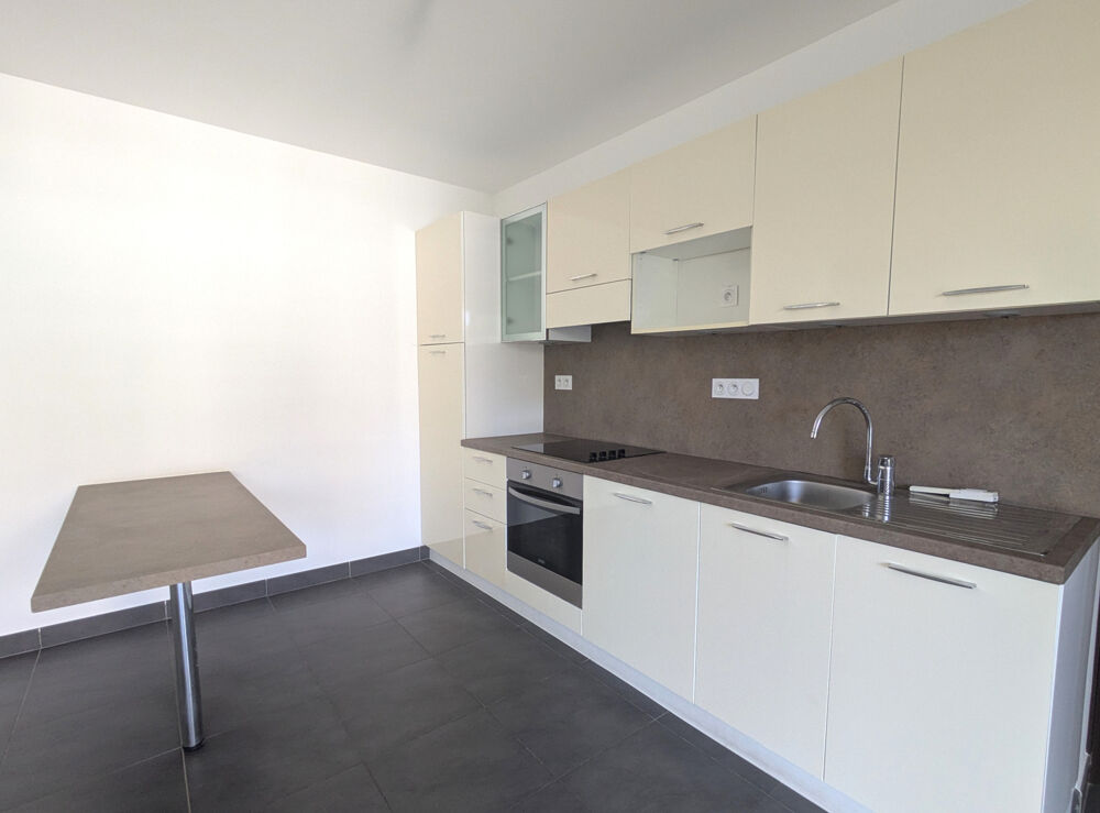 Location Appartement T3 avec belle terrasse et parking - Saint Antoine Bastia