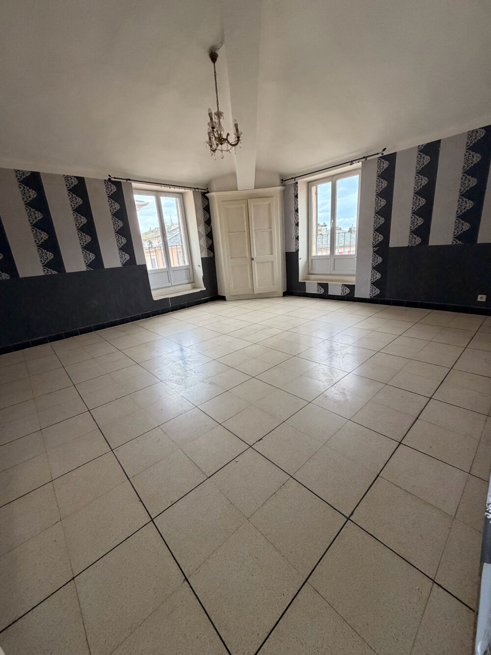 Vente Appartement Exclusivité : appartement T4 au dernier étage rue Campinchi à Bastia centre Bastia