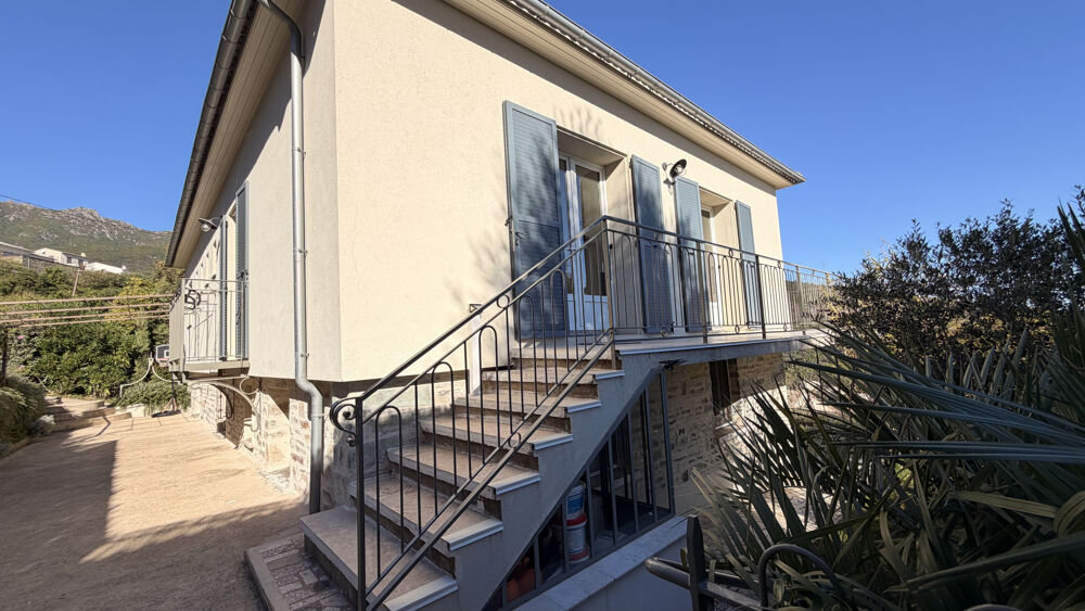 Vente Maison Villa T6 intégralement rénovée avec superbe vue mer Brando, secteur Mausoleo Brando