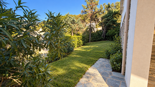 Vente Maison Vaste villa avec piscine et vue mer panoramique à Miomo, à trois minutes de la plage et du tennis ! Miomo