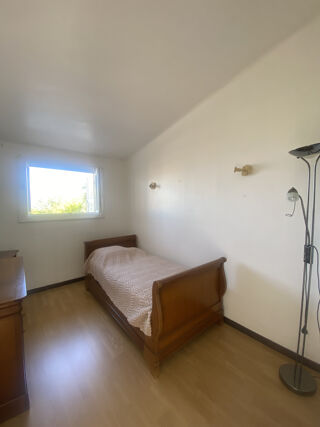  Appartement à louer 3 pièces 75 m²