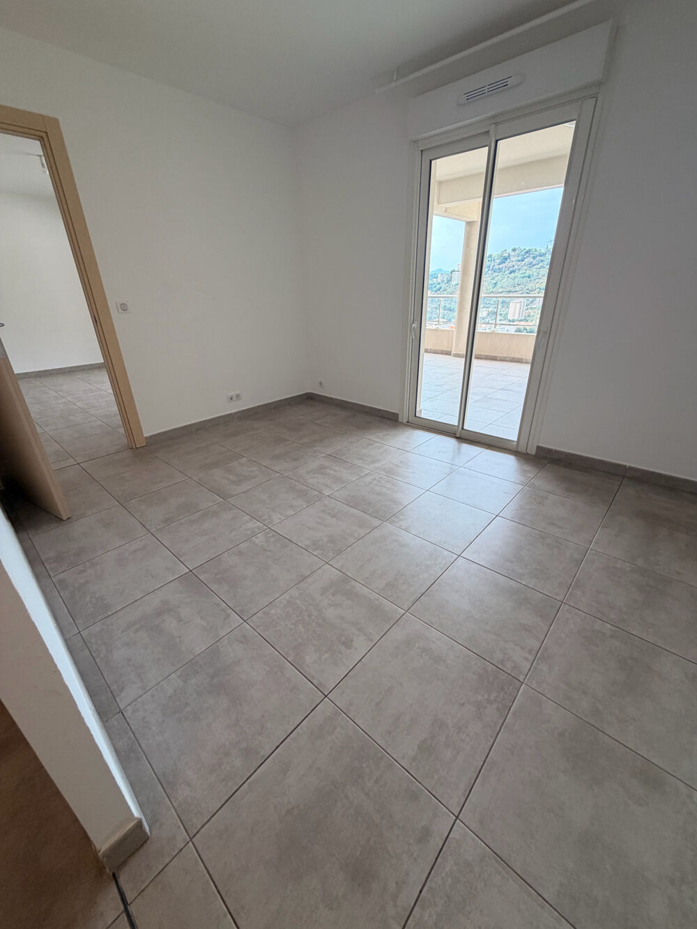 Vente Appartement Vaste T3 en etage élevé avec grande terrasse vue mer panoramique et ville de Bastia Bastia