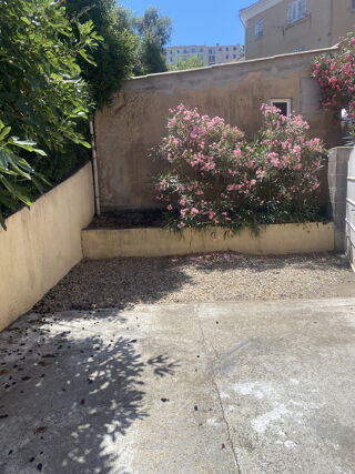  Appartement à louer 2 pièces 28 m²