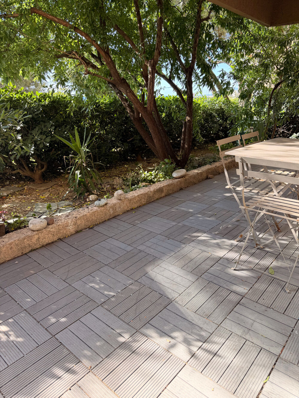 Rare : vaste T2 en bord de mer avec terrasse et rez-de-jardin à moins de 500 mètres de Bastia quartier Toga