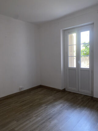  Appartement à louer 4 pièces 93 m²
