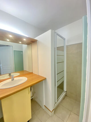  Appartement à louer 2 pièces 28 m²