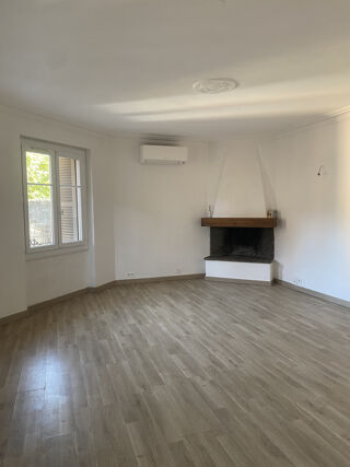  Appartement à louer 4 pièces 93 m²