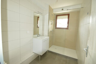  Appartement à louer 4 pièces 76 m²