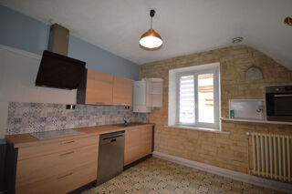  Appartement à louer 4 pièces 94 m²