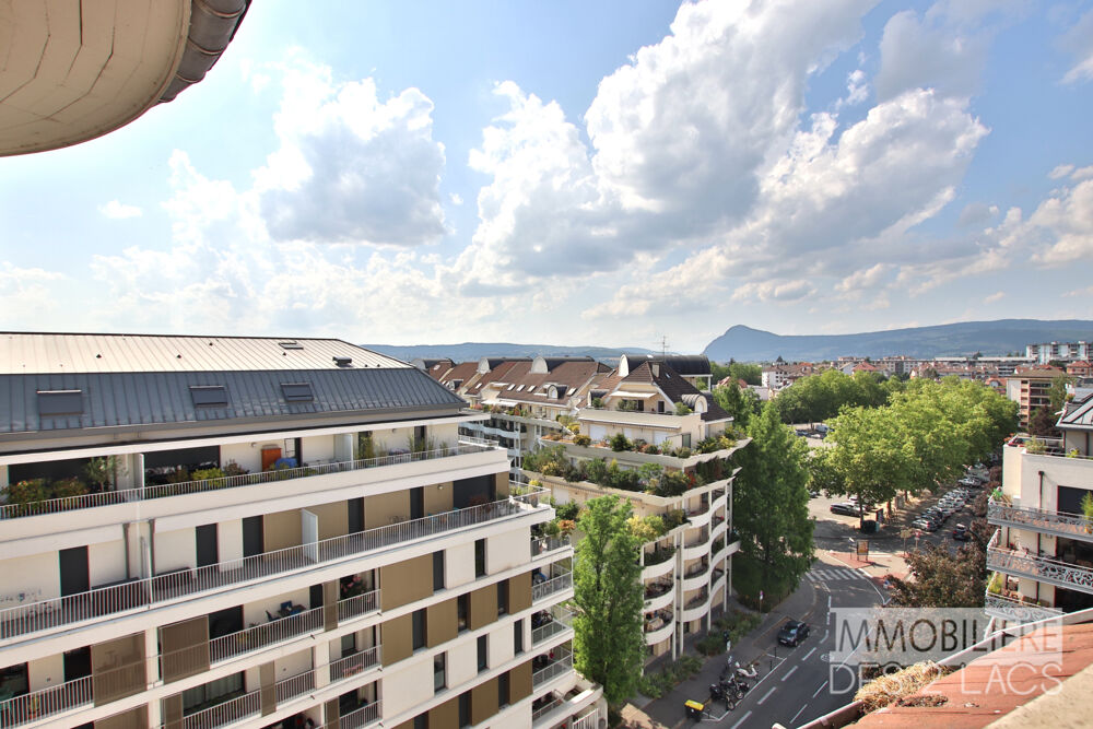 Appartement en dernier étage - Place des Romains - 3 pièces