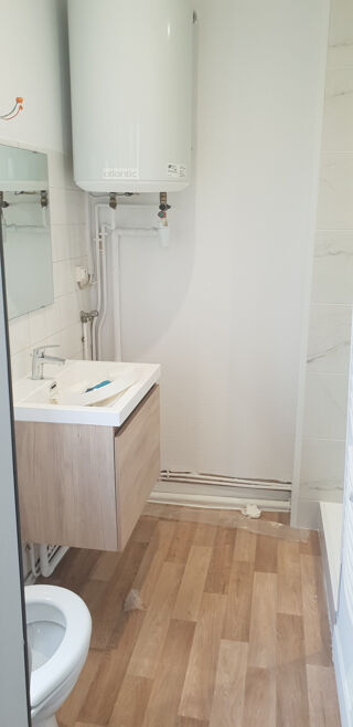  Appartement à louer 2 pièces 33 m²