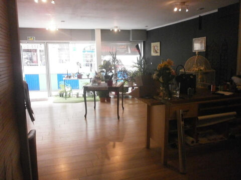 LIBOURNE A 2 PAS DE LA MAIRIE LOCAL COMMERCIAL 700 33500 Libourne
