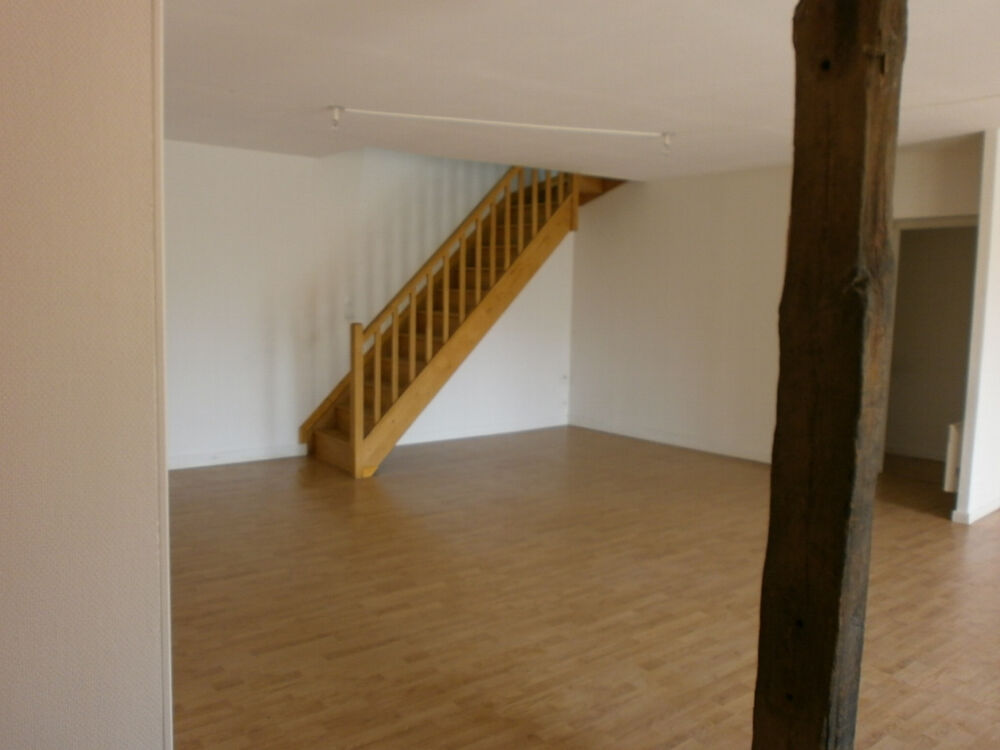 Location Maison ST DENIS DE PILE PROCHE LES BILLAUX MAISON T4 MEUBLEE AVEC JARDIN St denis de pile