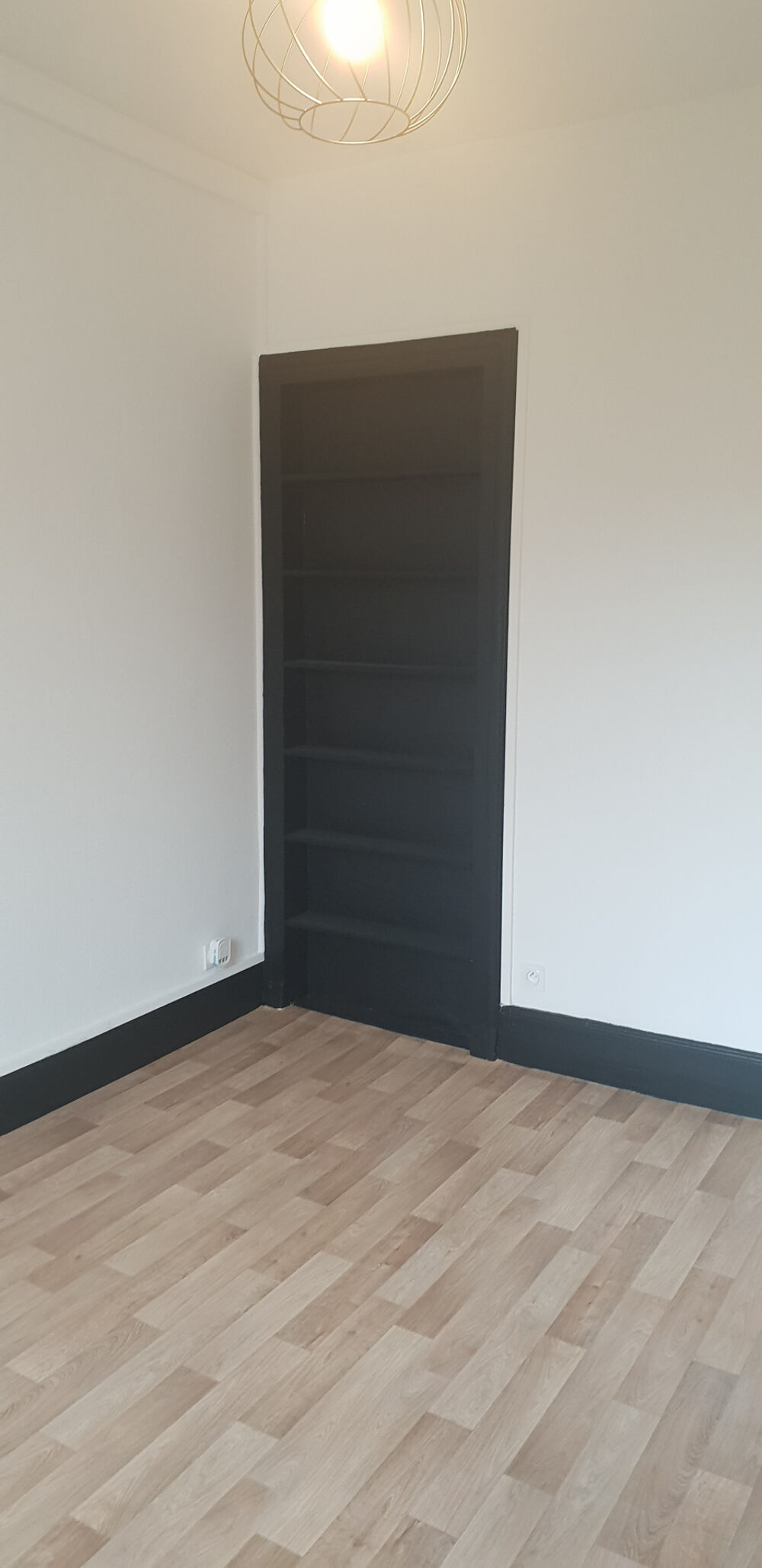 Location Appartement GUITRES DANS LE BOURG APPT T2 AU 1ER ETAGE Guitres
