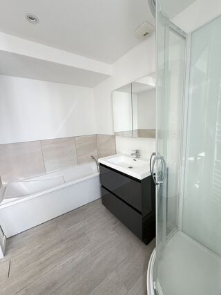  Appartement à louer 4 pièces 66 m²