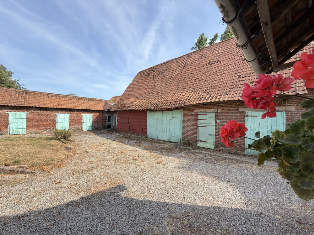 Vente Ferme Corps de ferme au carré à renover. BEAU POTENTIEL. Thiennes
