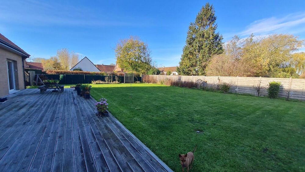 Semi plain pied individuel de 290 m2 habitables.