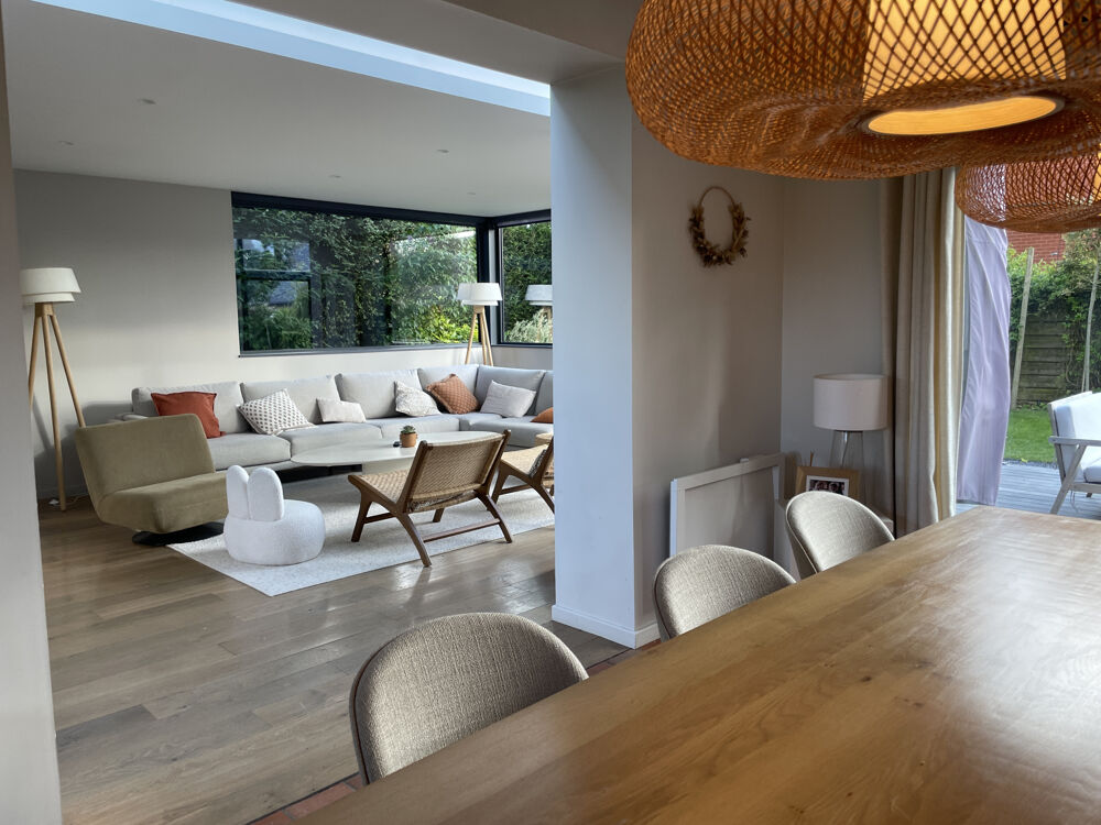 Maison haut de gamme en quartier résidentiel
